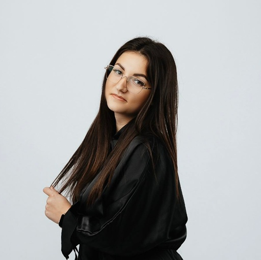 Image of Fico Zsofia MANICHIURIST