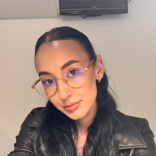 Image of Andreica Oana - Nail Artist